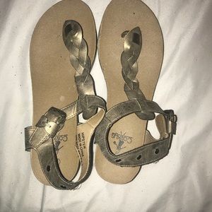 Metallic braided wedged sandal